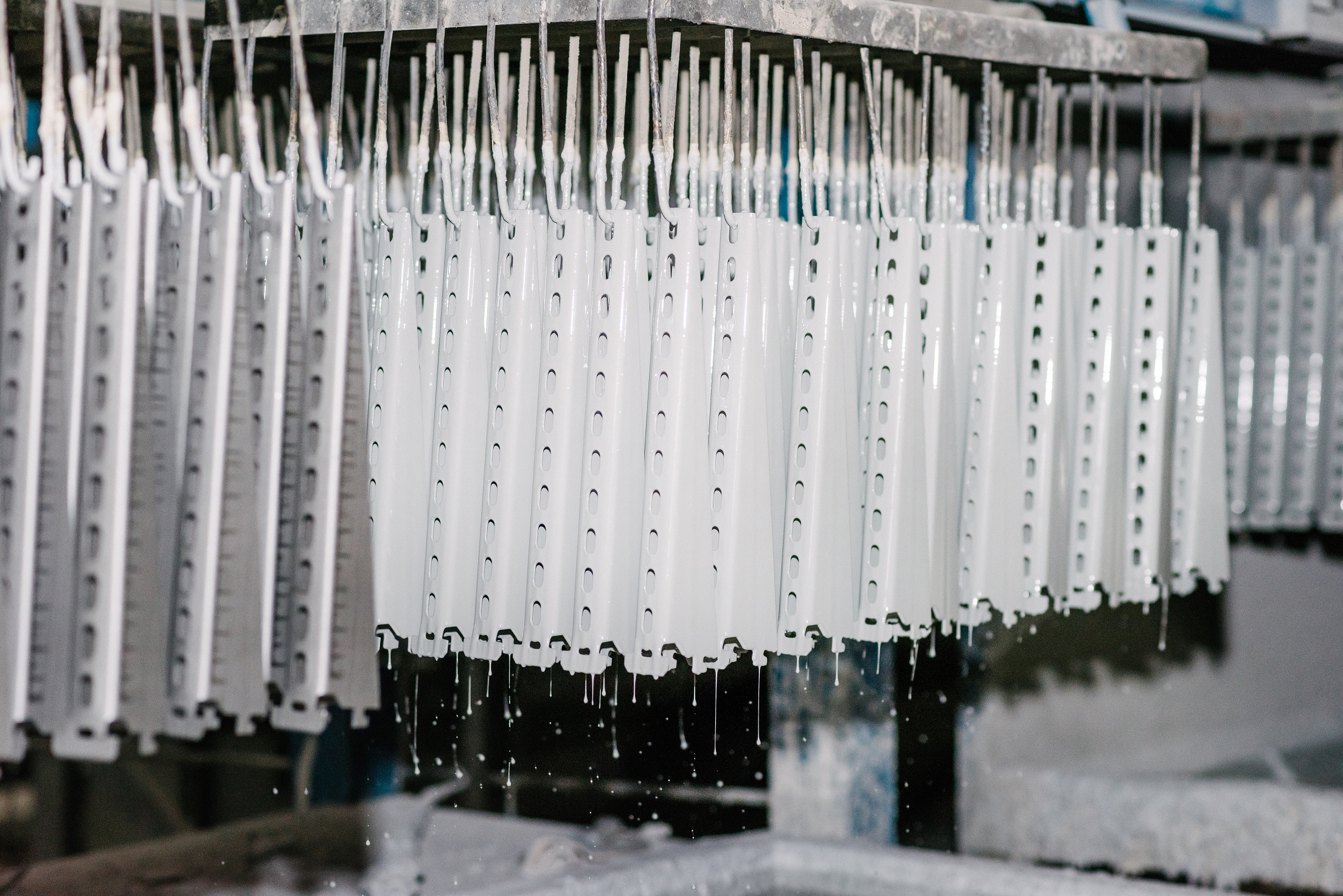 Краска грунтом/эмалью методом окунания/распыления