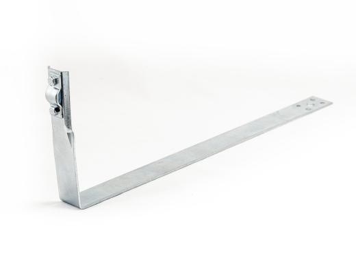 Держатель черепичный болтовой шириной  30 мм, высотой 134 мм, длиной 380 мм, толщиной (диаметром) 2 мм с термодиффузионным покрытием ЗДШБ.30.134.380.2.9