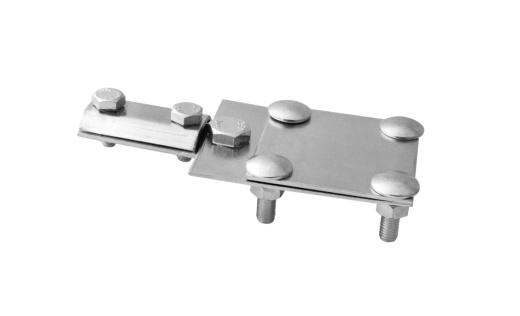 Соединитель контрольный переходной 4-болтовой М8 составной шириной  68 мм, высотой 25 мм, длиной 144 мм, толщиной (диаметром) 8 мм с горячеоцинкованным покрытием ЗСП3.68.25.144.8.1